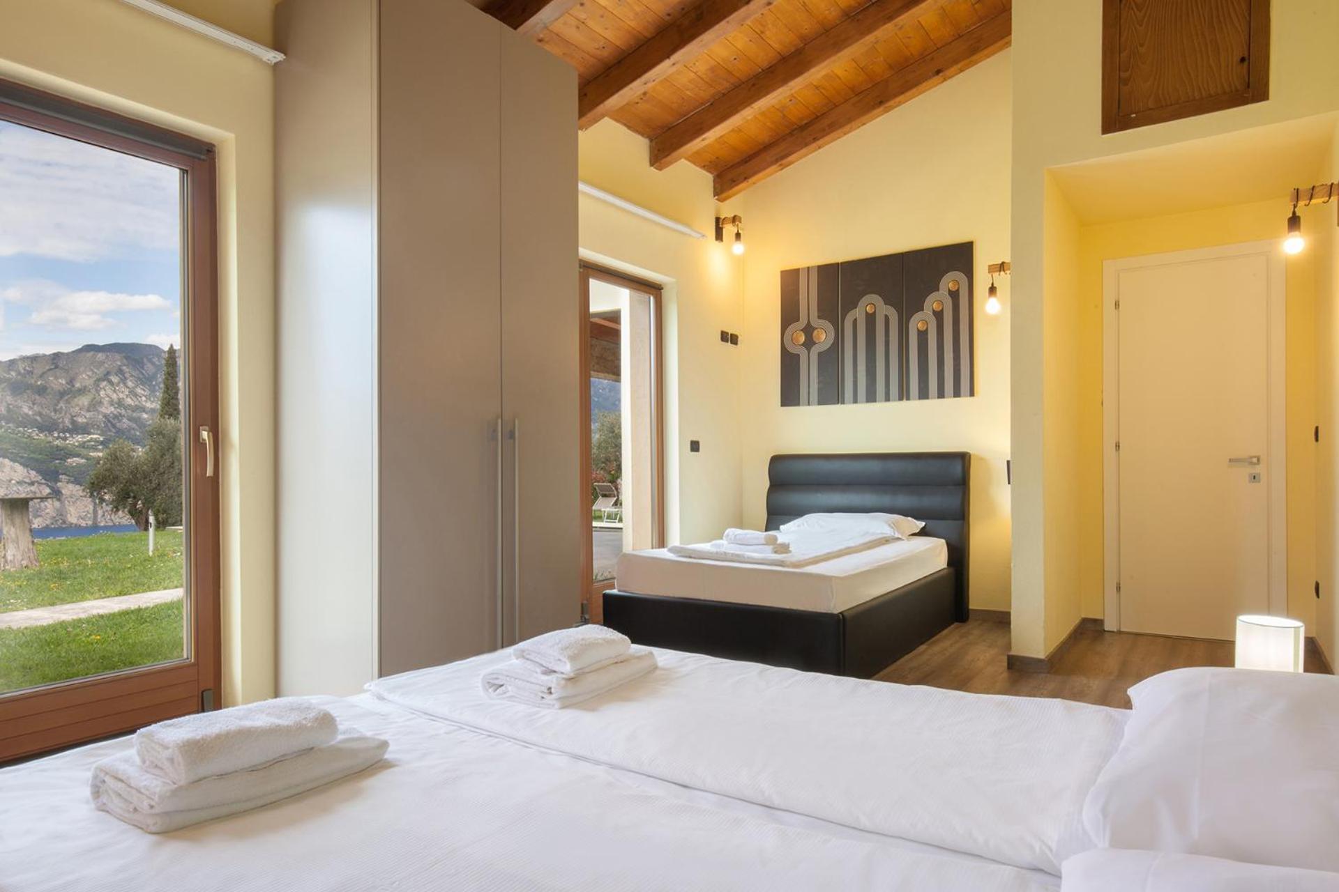 Villa Cipressi - Luxuri Lounge - Мальчезине Экстерьер фото