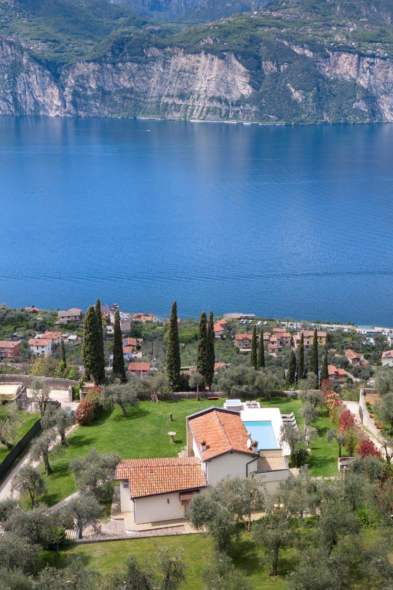 Villa Cipressi - Luxuri Lounge - Мальчезине Экстерьер фото